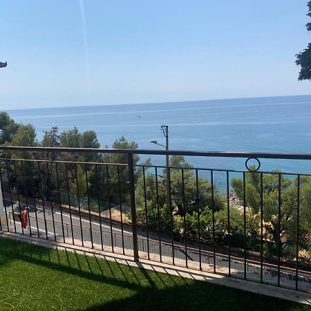 La Terrazza Nel Blu Apartment Imperia Exterior photo