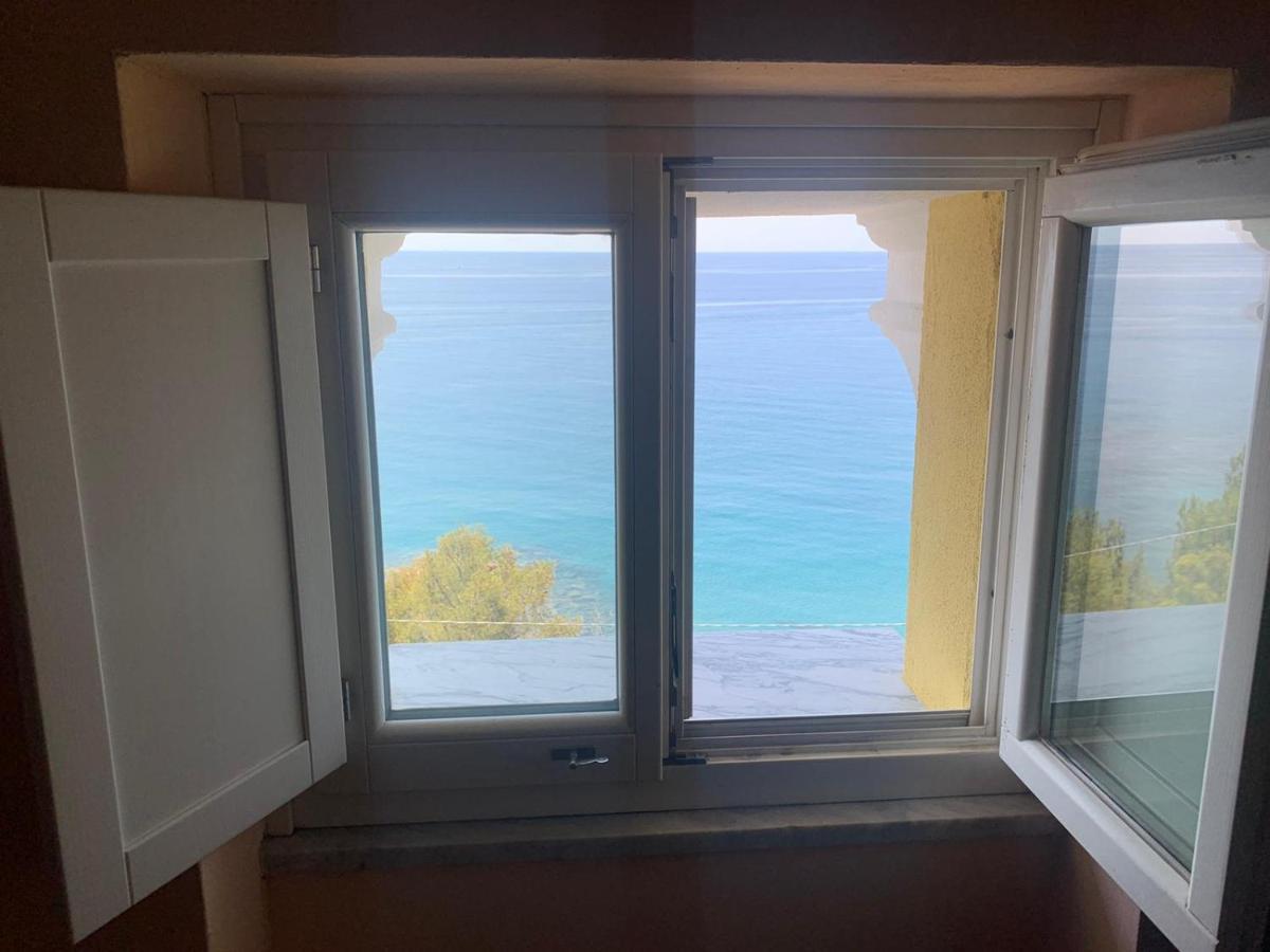 La Terrazza Nel Blu Apartment Imperia Exterior photo